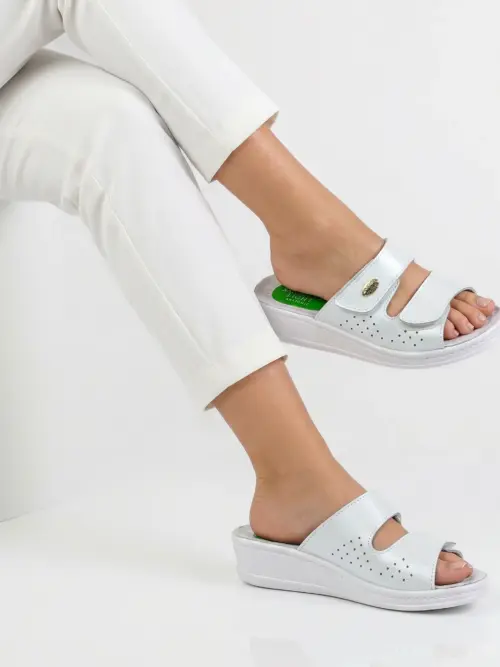 PodiaSoft – Sandales Médicales en Blanc